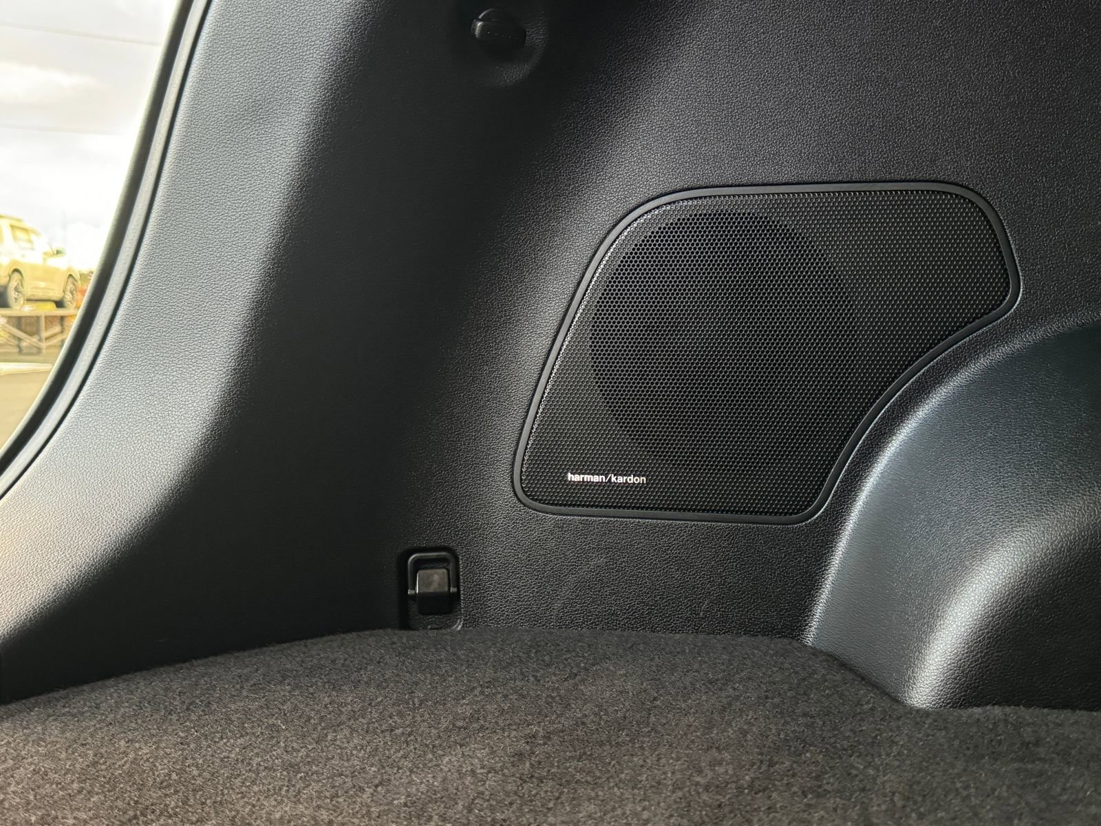 Used 2022 Hyundai Santa Fe Limited w/ Cargo Package image 33