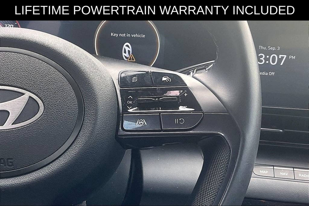 Used 2025 Hyundai Elantra SEL FWD image 17