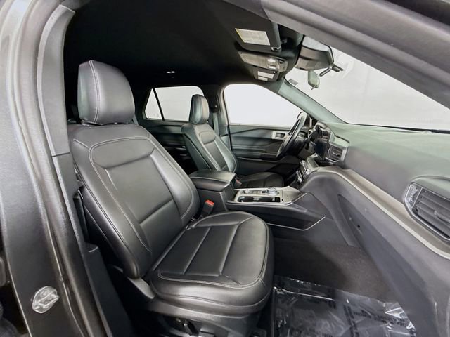 Certified 2020 Ford Explorer XLT w/ Equipment Group 202A image 30