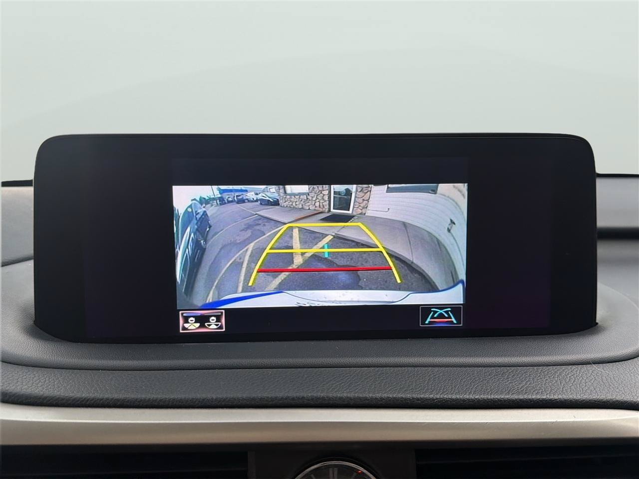 Used 2020 Lexus RX 350L Premium w/ Premium Package AWD/4WD image 29