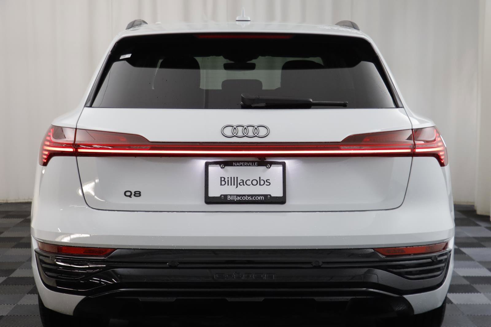 Used 2024 Audi Q8 e-tron Prestige w/ Prestige Package image 16