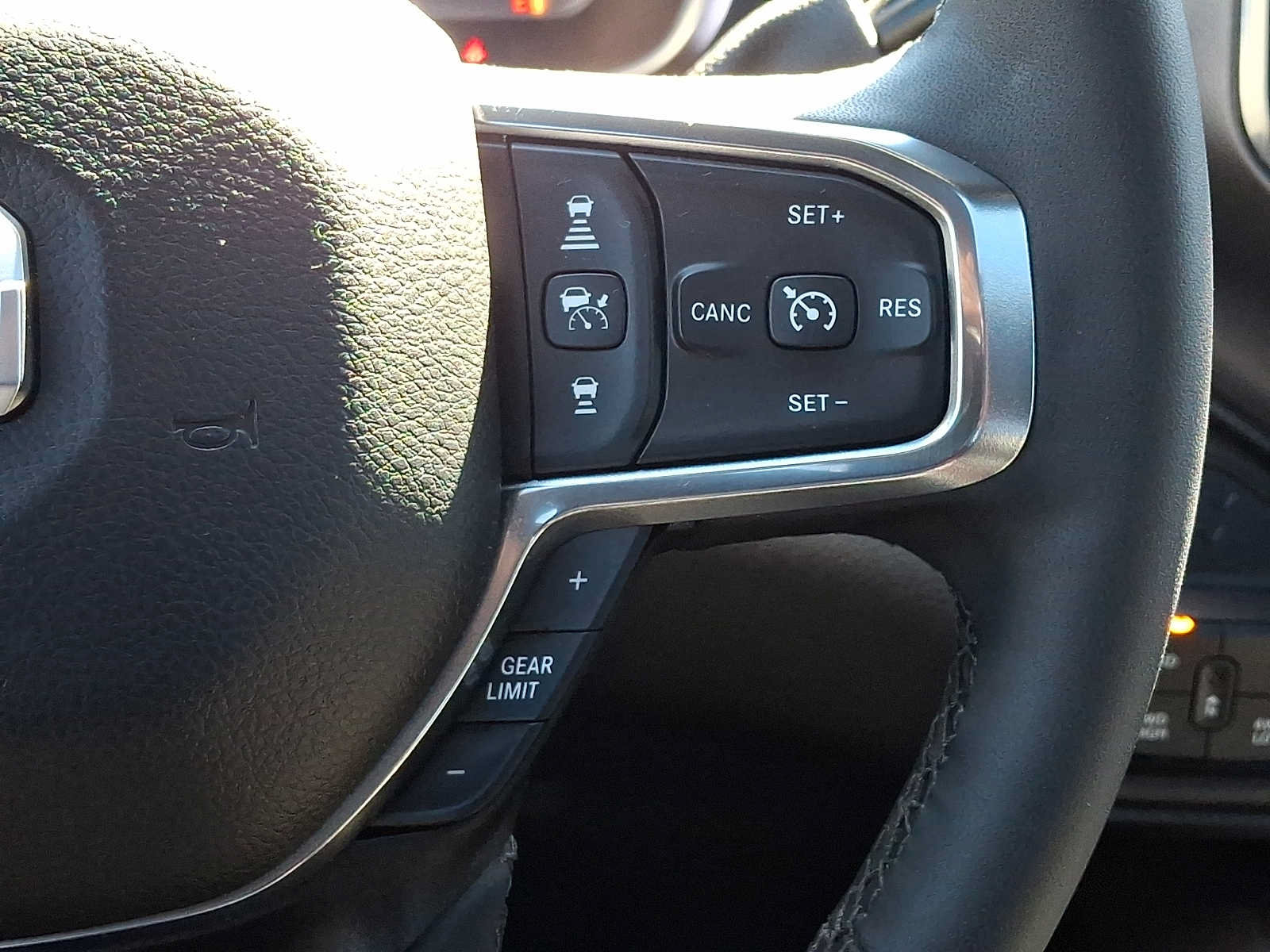 Used 2026 RAM 2500 Laramie AWD/4WD image 23