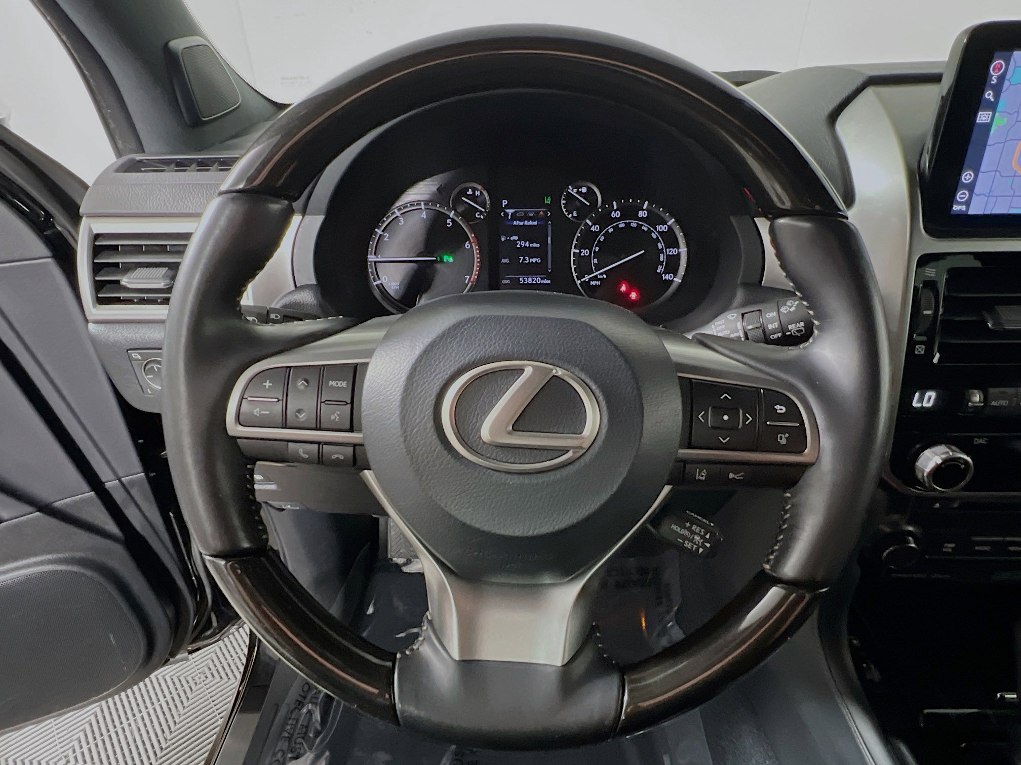 Used 2023 Lexus GX 460 Premium w/ Accessory Package image 18