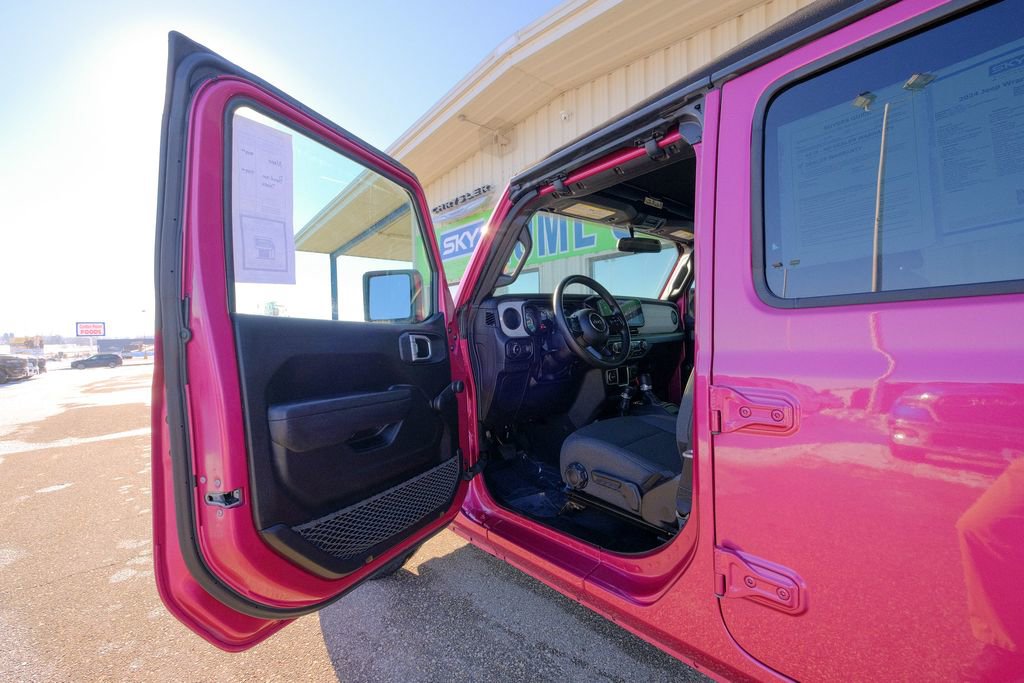 Used 2024 Jeep Wrangler Sport image 21