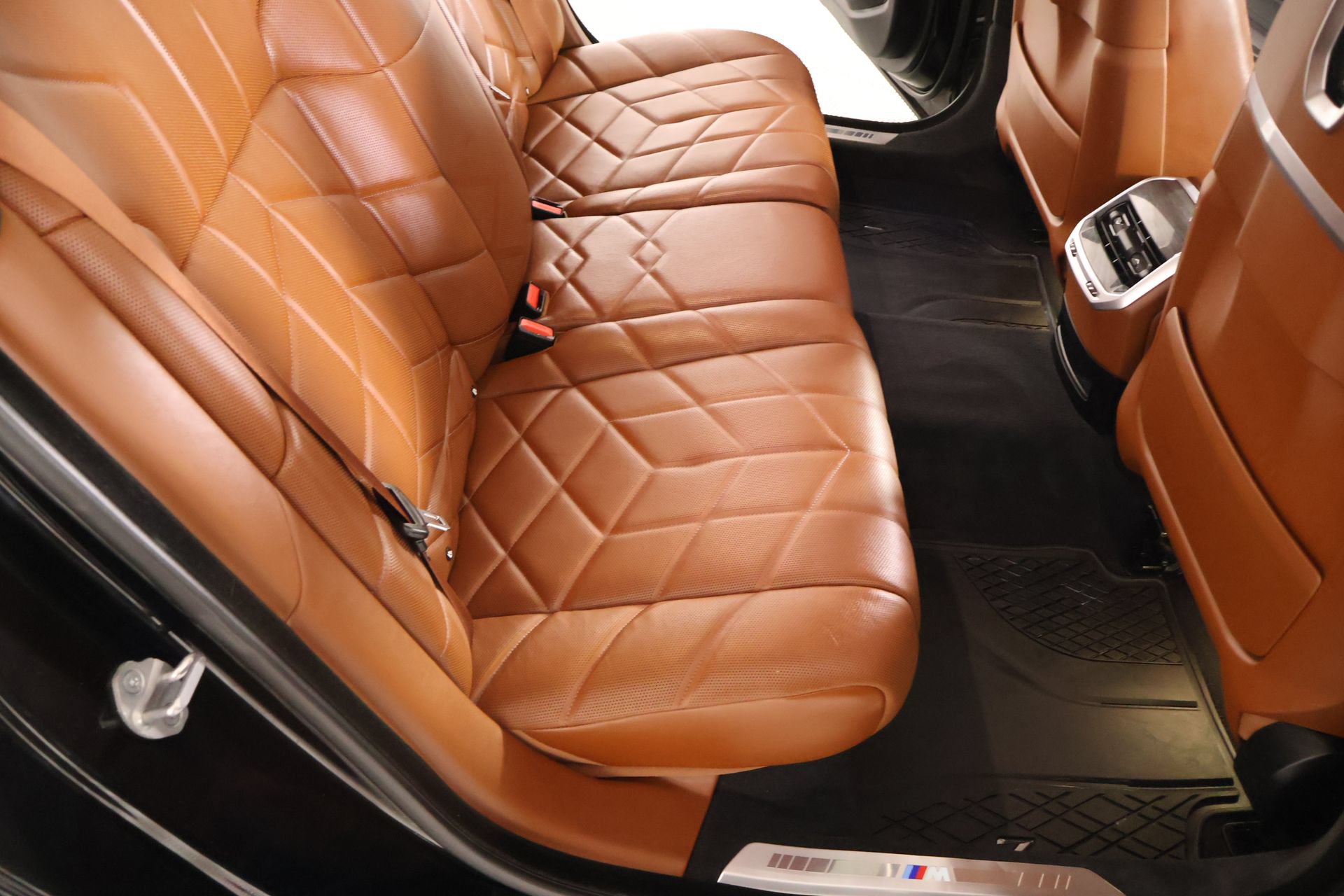 Used 2023 BMW 760i xDrive w/ Luxury Rear Seating Package AWD/4WD image 15