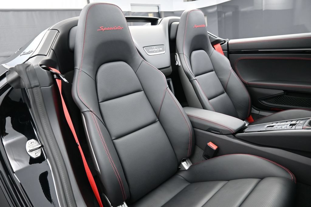 Certified 2019 Porsche 911 Speedster RWD image 31