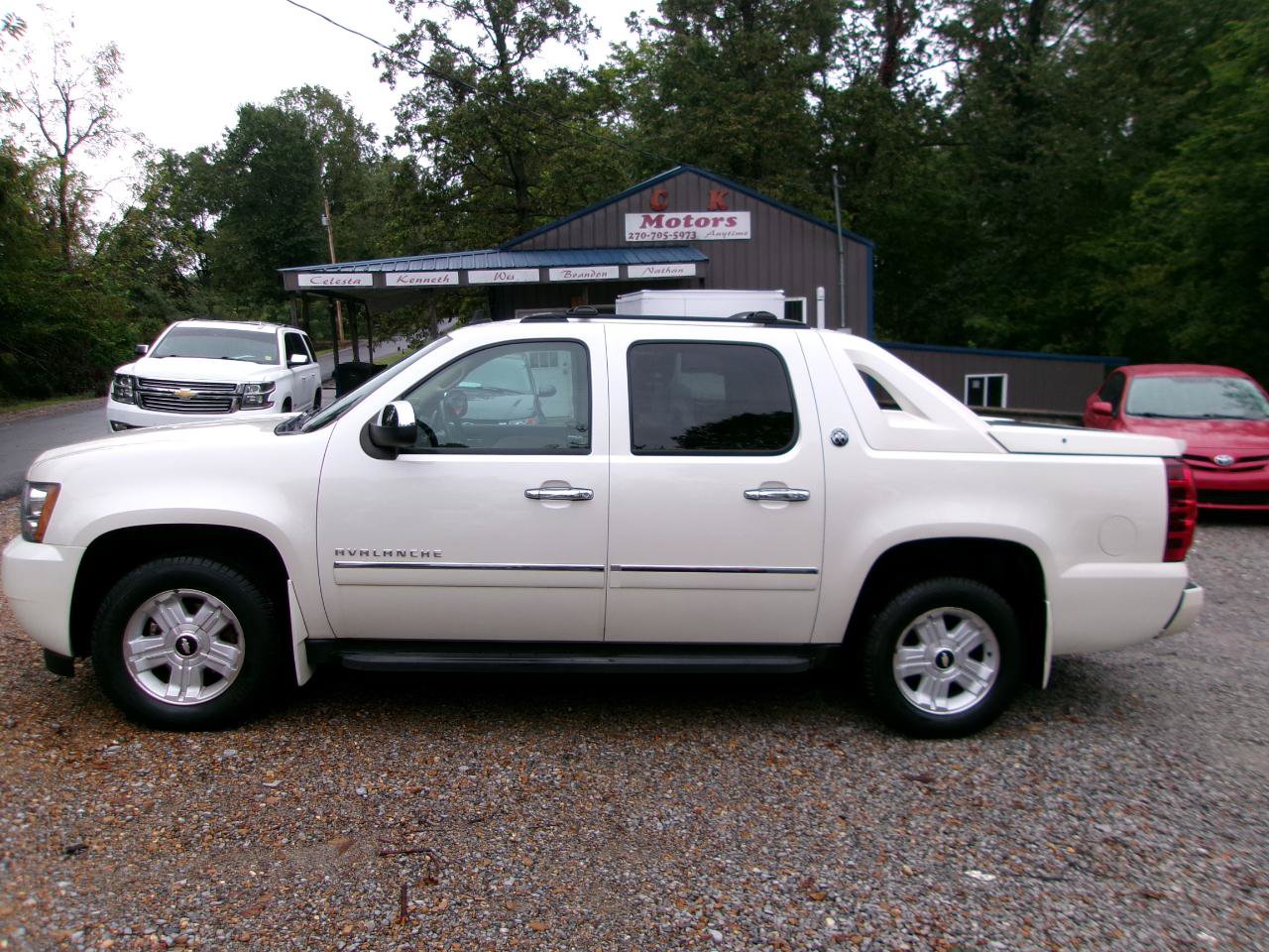 Used 2011 GMC Sierra 1500 SLE w/ Power Tech Package AWD/4WD image 9