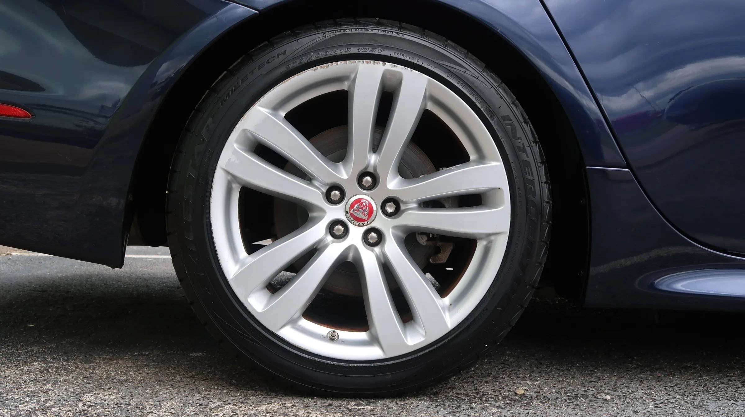 Used 2016 Jaguar XJ R-Sport RWD image 55