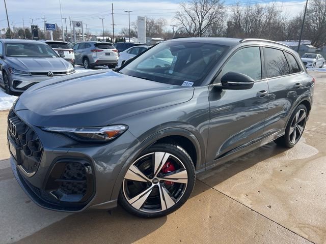 New 2025 Audi SQ5 Prestige image 3