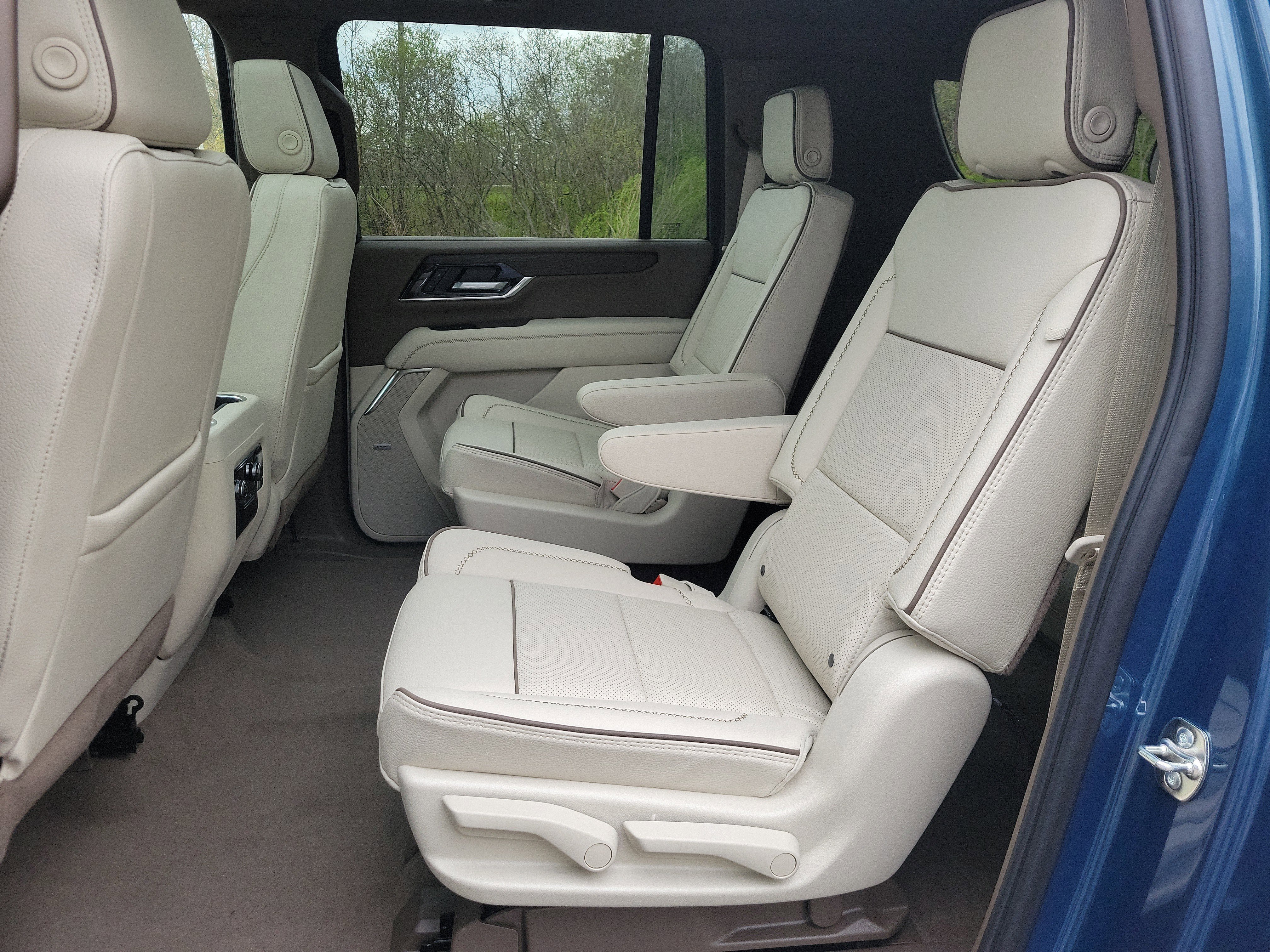 New 2026 GMC Yukon XL Denali w/ Sun & Power Step Package AWD/4WD image 28