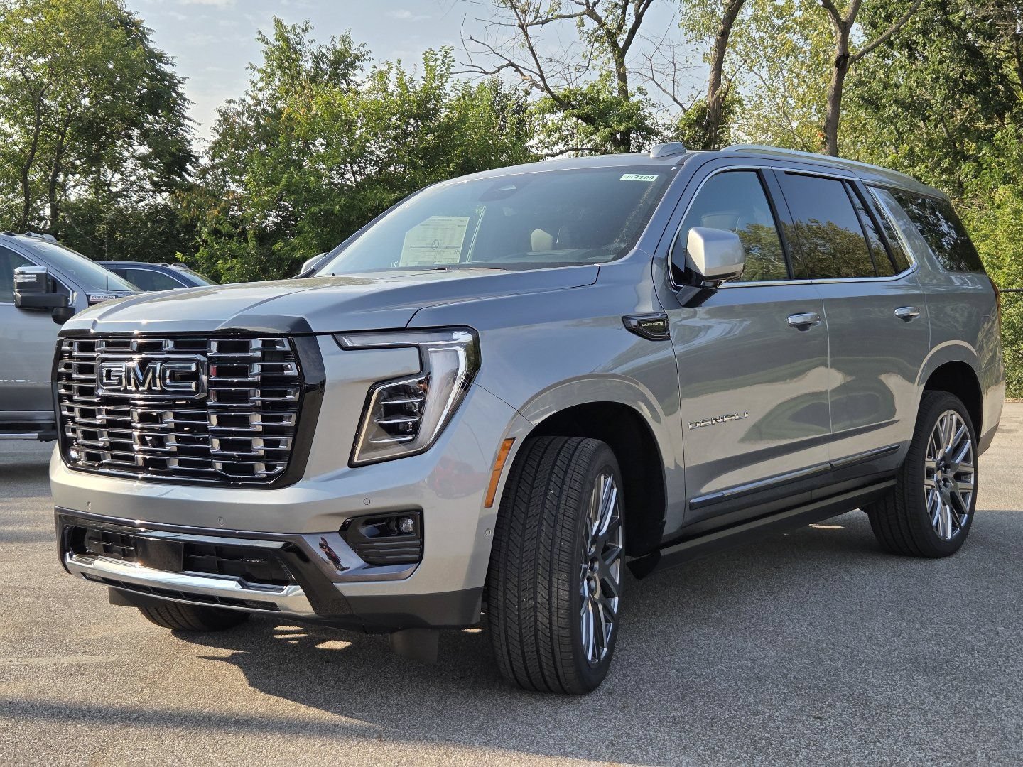 New 2026 GMC Yukon Denali Ultimate w/ LPO, Floor Liner Package AWD/4WD image 16