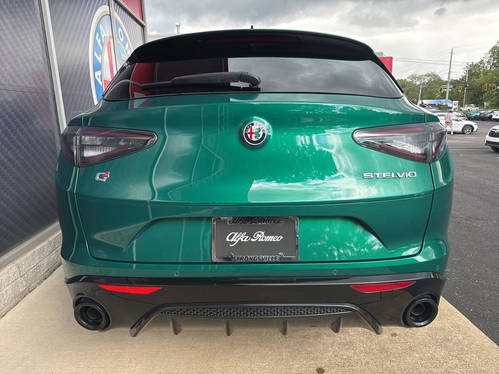New 2025 Alfa Romeo Stelvio Sprint image 4