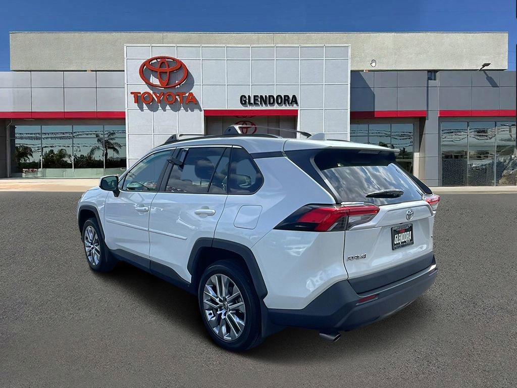 Certified 2021 Toyota RAV4 XLE Premium image 5