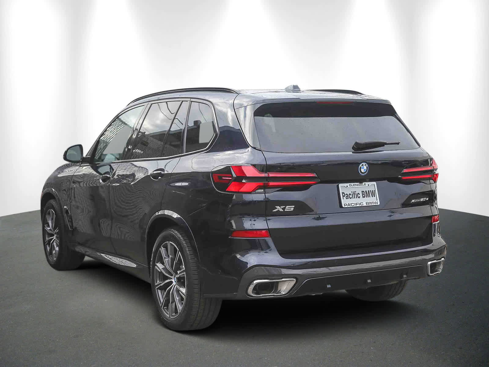 Used 2025 BMW X5 xDrive50e w/ Executive Package image 4