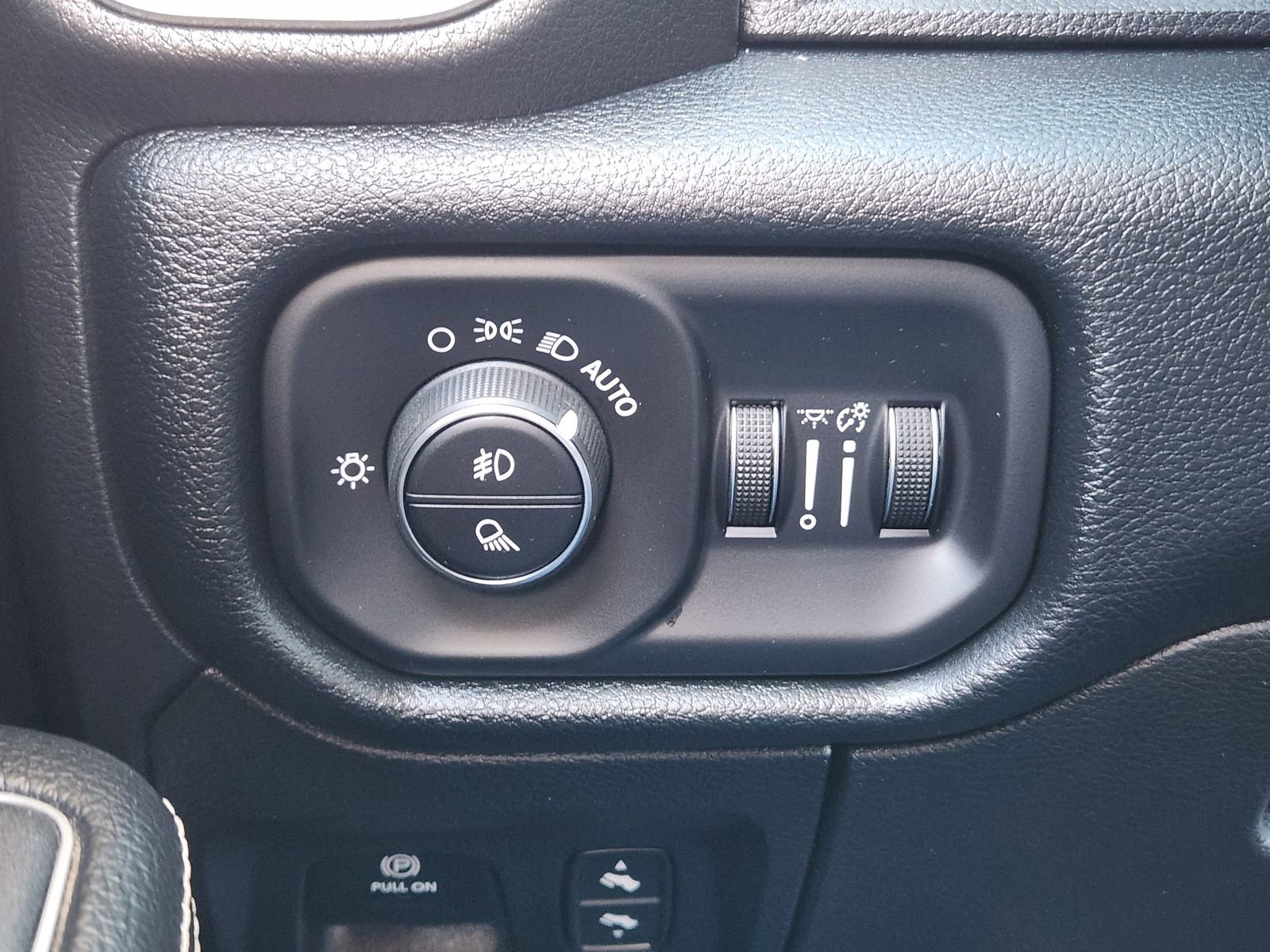 Used 2022 RAM 1500 Laramie image 25