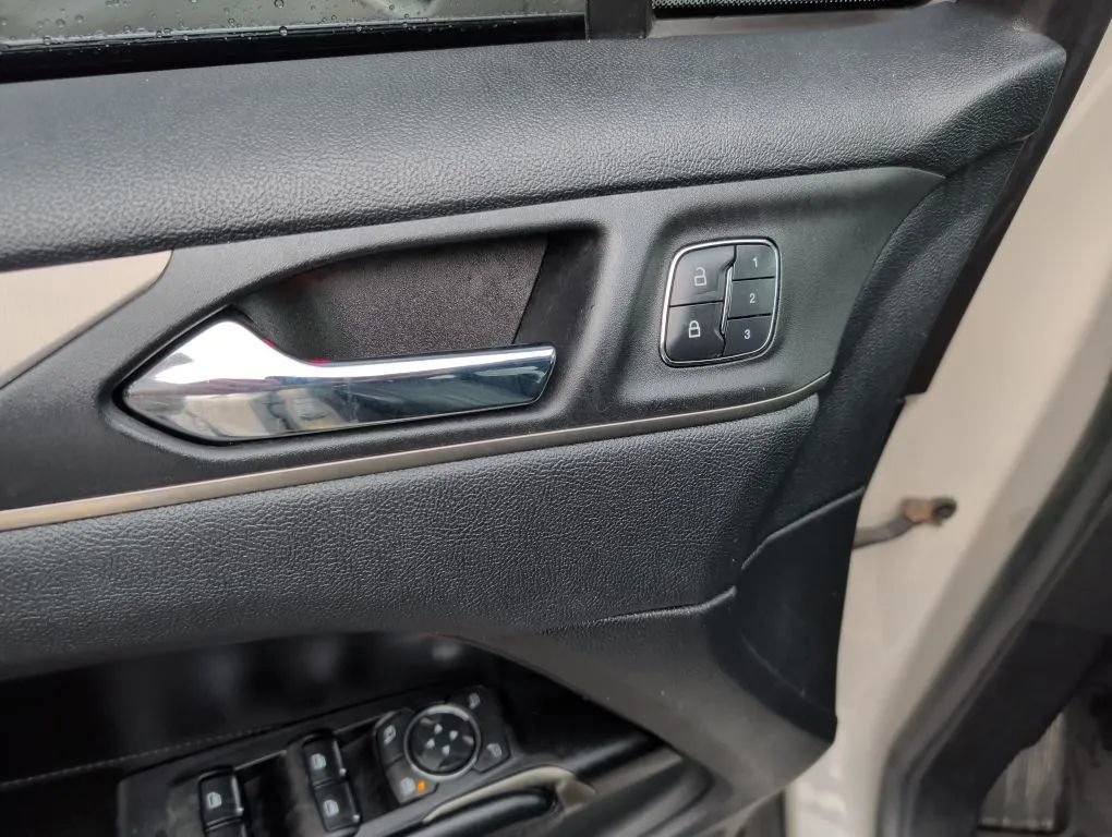 Used 2019 Lincoln MKC Select w/ Select Plus Package image 28