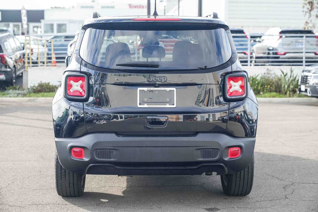 Used 2023 Jeep Renegade Altitude image 6