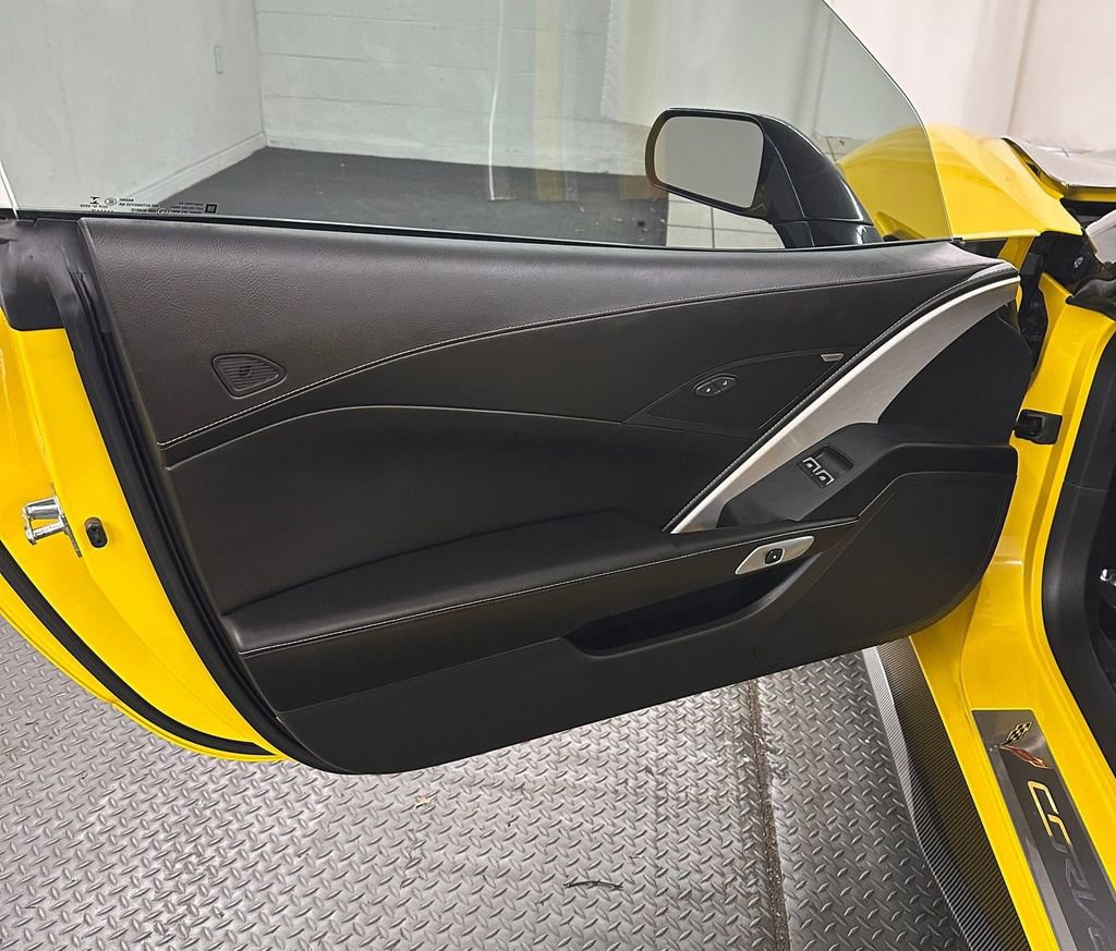 Used 2015 Chevrolet Corvette Stingray Coupe w/ ZF1 Appearance Package image 8