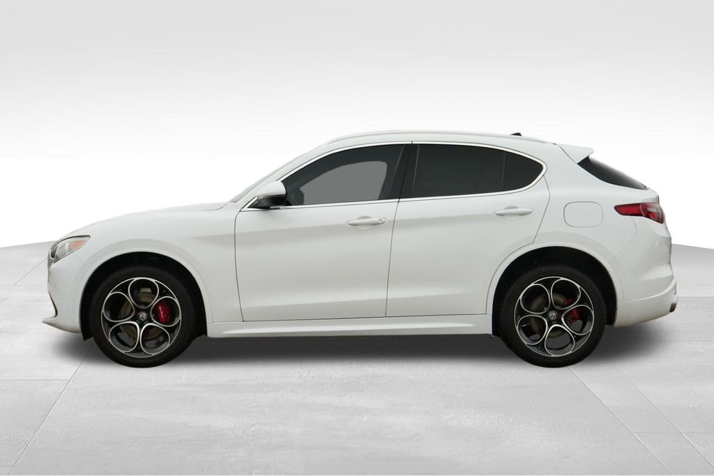Used 2020 Alfa Romeo Stelvio Ti w/ Active Blind Spot Package image 4