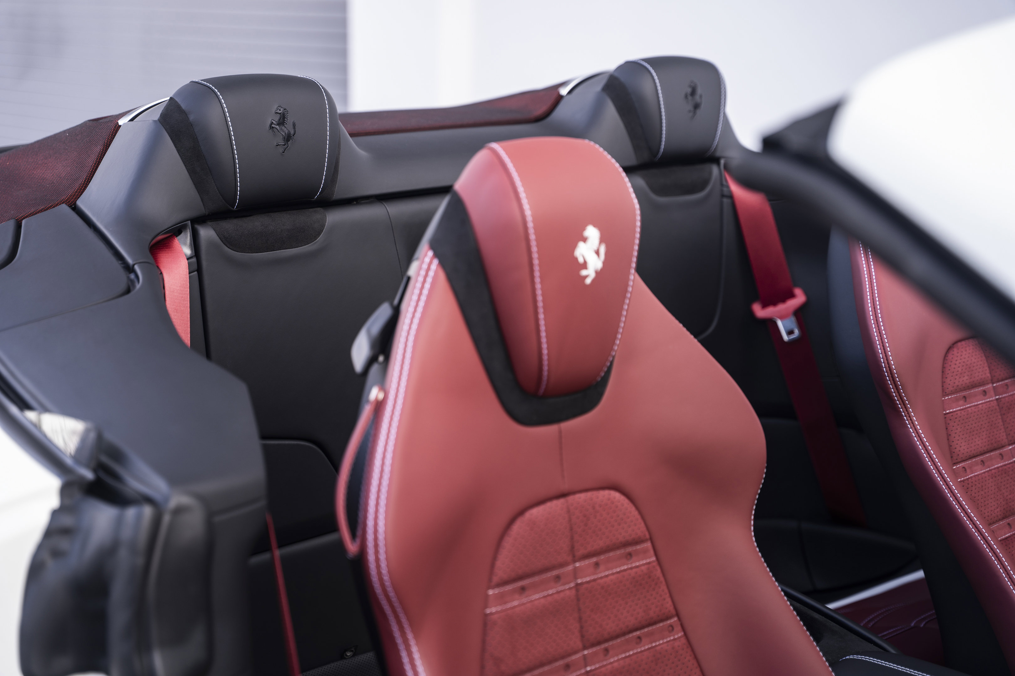 Used 2026 Ferrari Roma Spider RWD image 50
