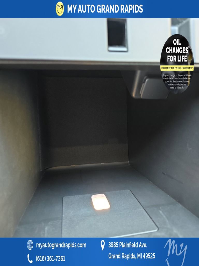 Used 2020 Ford Explorer XLT w/ Comfort Package image 28