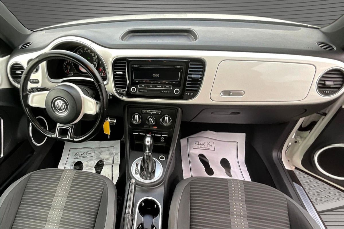 Used 2012 Volkswagen Beetle Turbo image 7