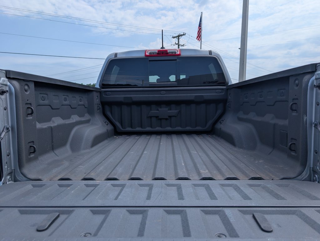 Used 2025 Chevrolet Colorado Trail Boss AWD/4WD image 30
