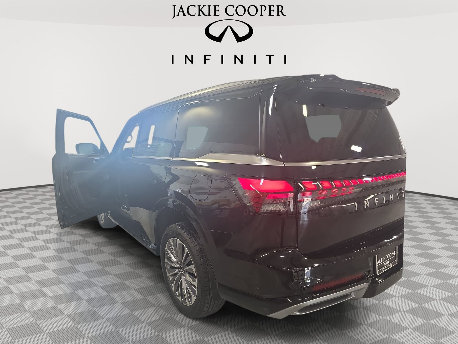 Certified 2025 INFINITI QX80 Sensory AWD/4WD image 7