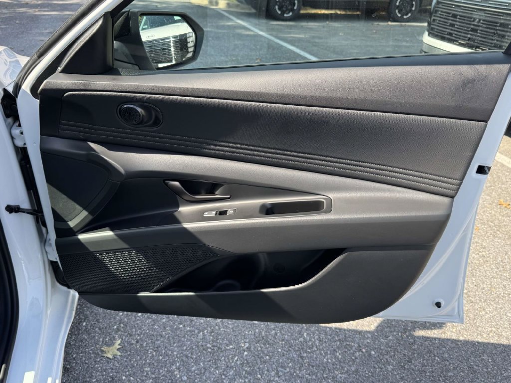 New 2026 Hyundai Elantra SEL Sport FWD image 8