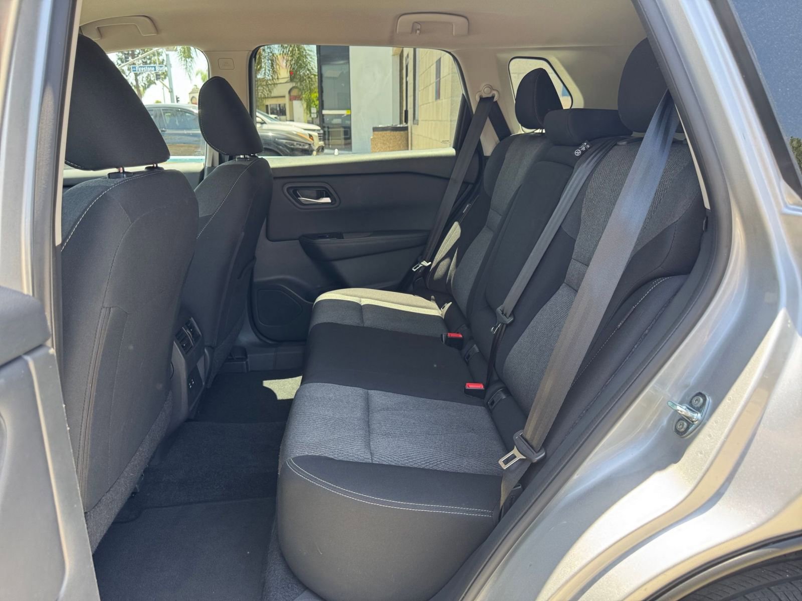 Used 2025 Nissan Rogue SV AWD/4WD image 28