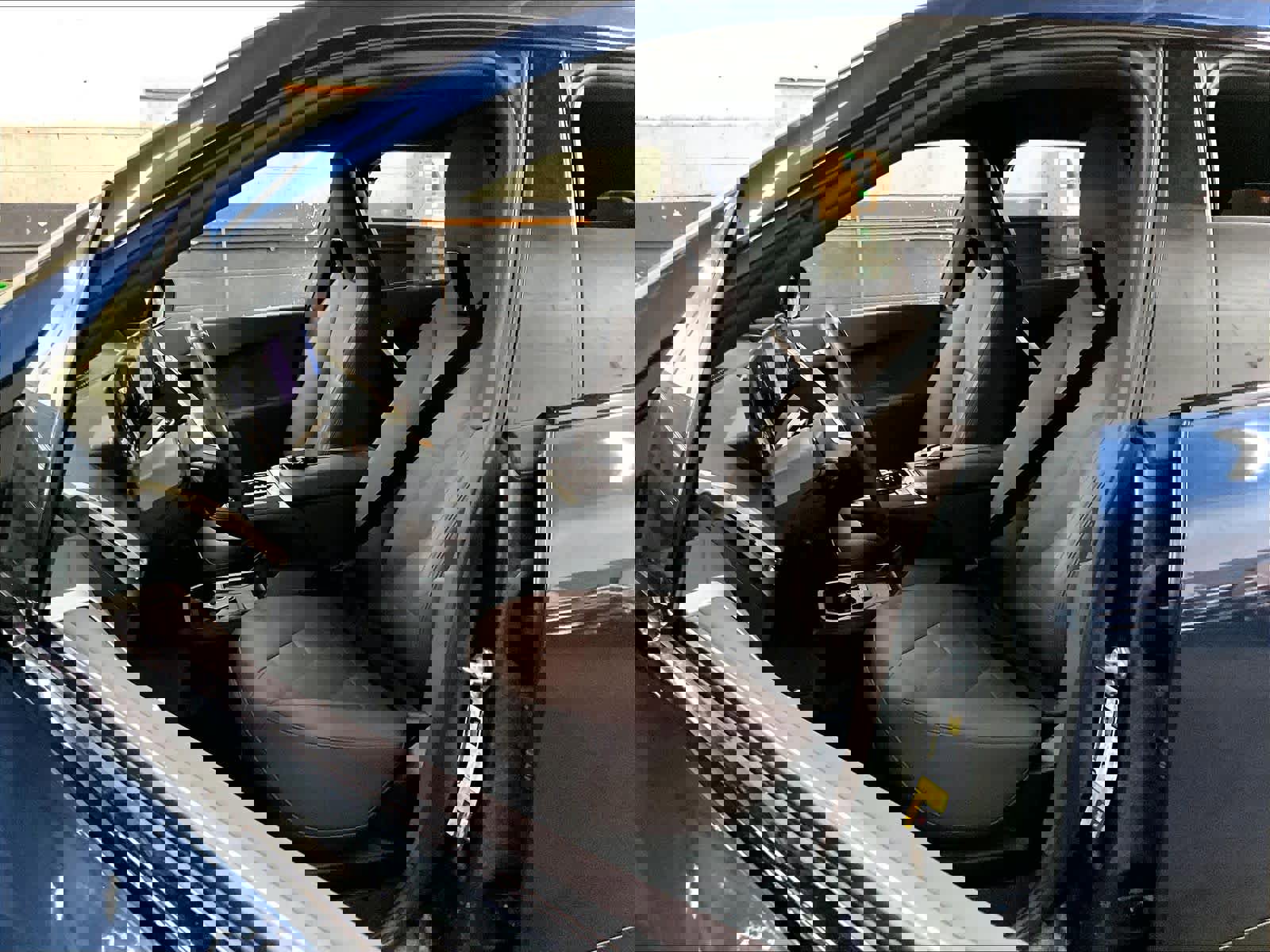 Used 2023 BMW iX xDrive50 image 26