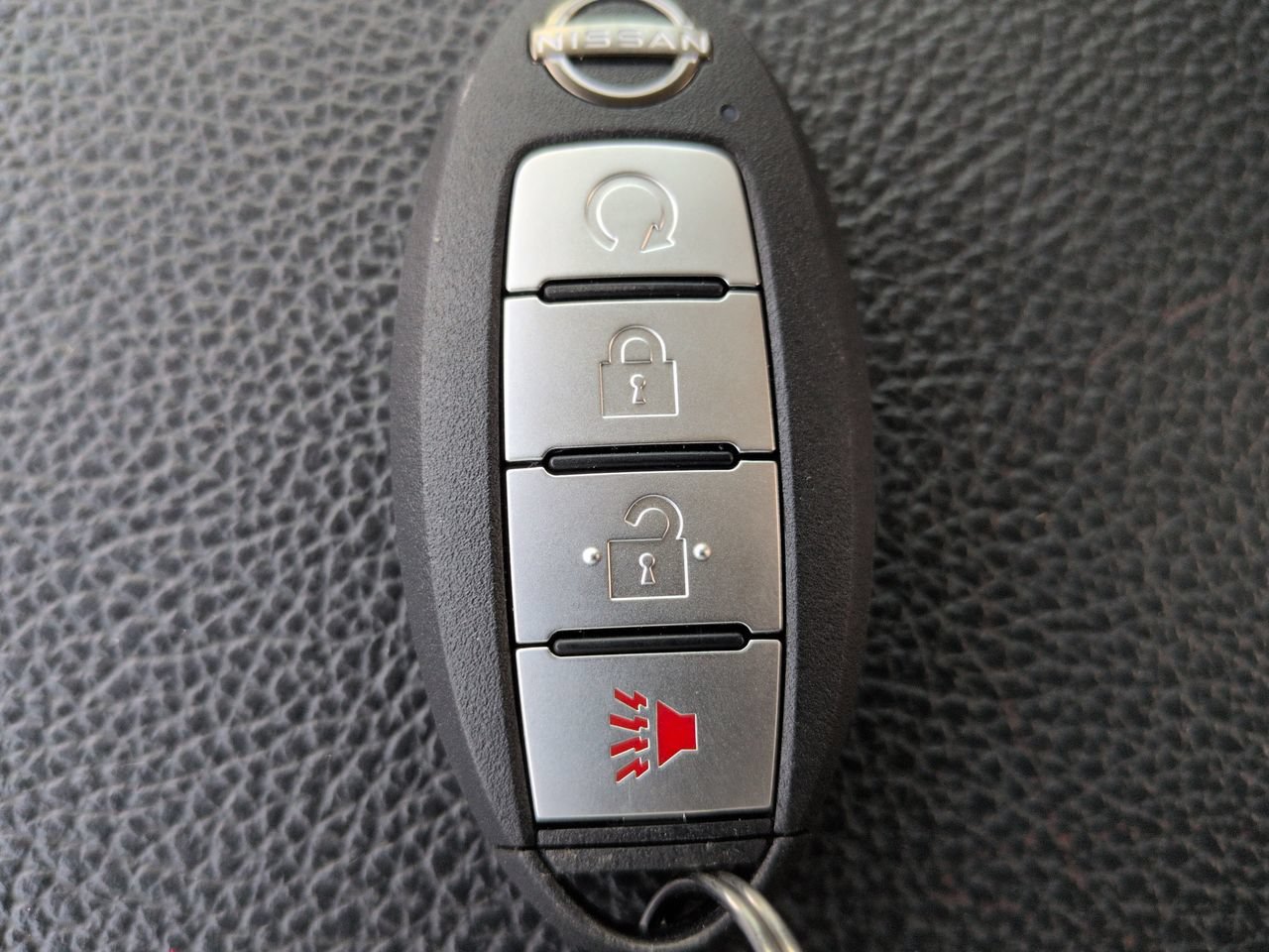 Used 2023 Nissan Titan SV w/ SV Convenience Package AWD/4WD image 30