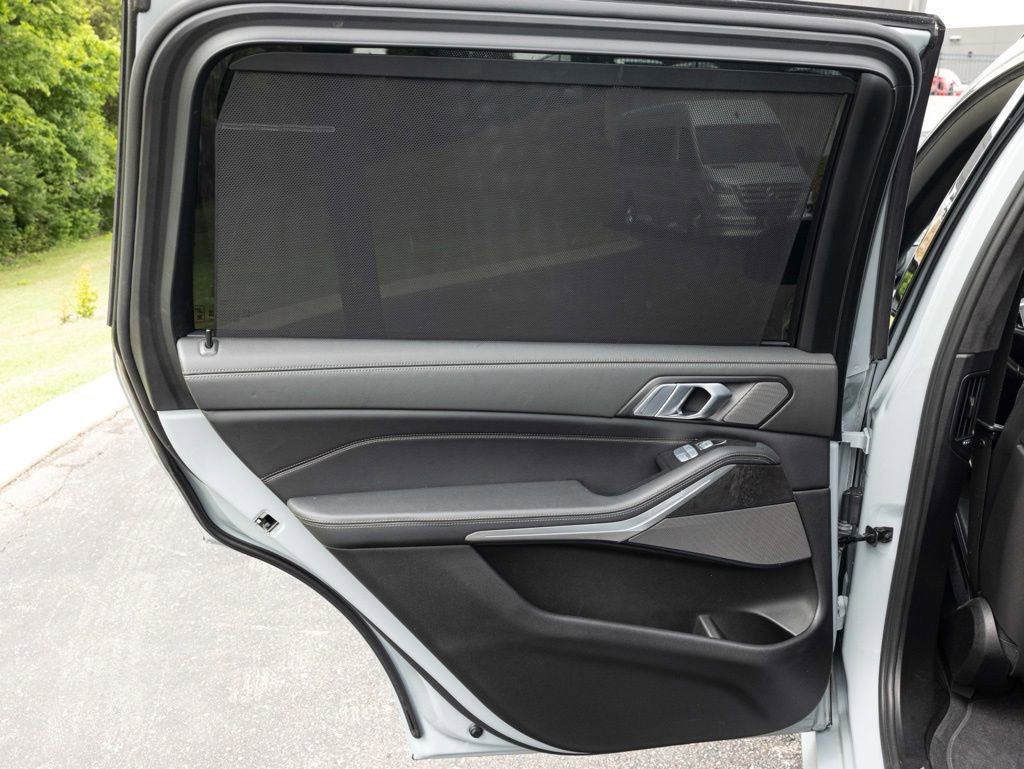 Used 2023 BMW X7 xDrive40i w/ M Sport Package AWD/4WD image 45