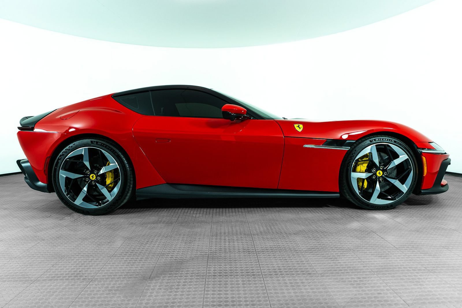 Certified 2025 Ferrari 12Cilindri RWD image 10