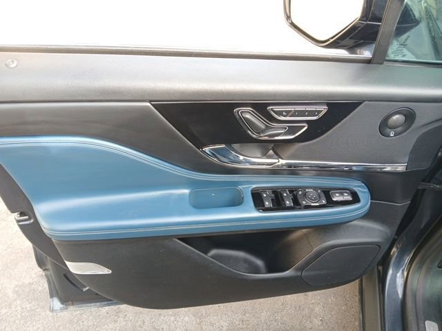 Used 2020 Lincoln Corsair Reserve image 24