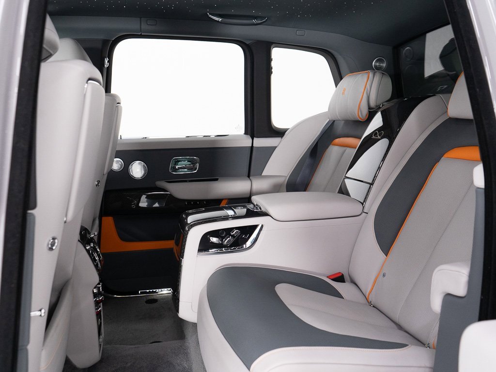 Certified 2025 Rolls-Royce Cullinan Black Badge image 26