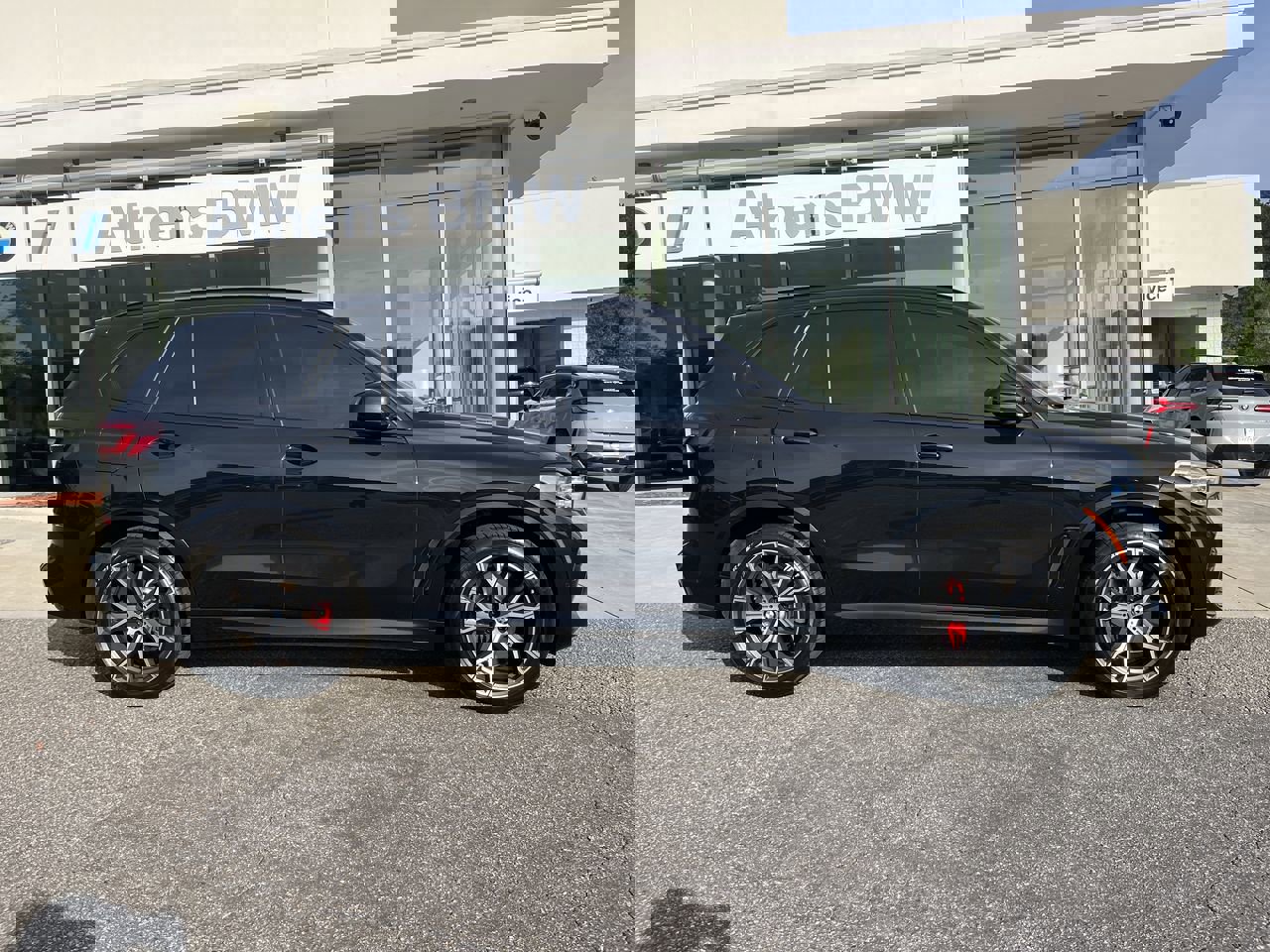 Used 2021 BMW X5 M50i w/ Executive Package image 9