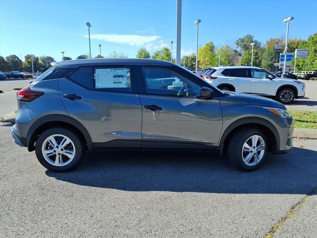 New 2025 Nissan Kicks Play S image 2