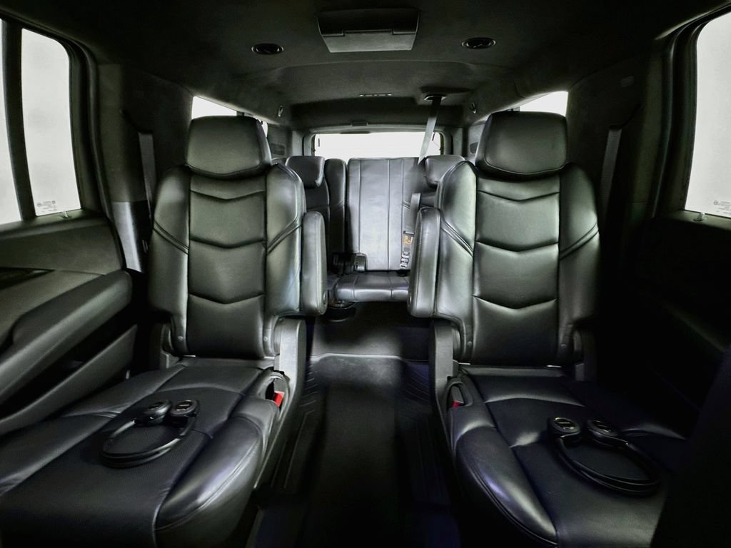 Used 2020 Cadillac Escalade ESV Platinum RWD image 34
