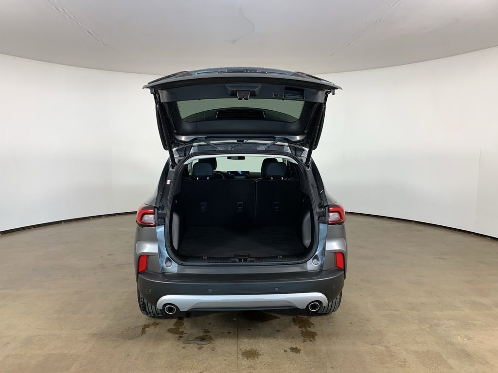 Used 2023 Ford Escape SE image 12