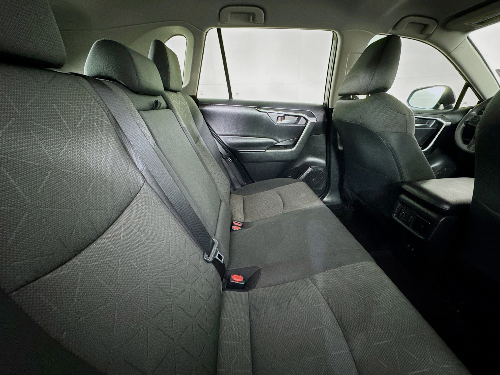 Used 2021 Toyota RAV4 XLE image 26