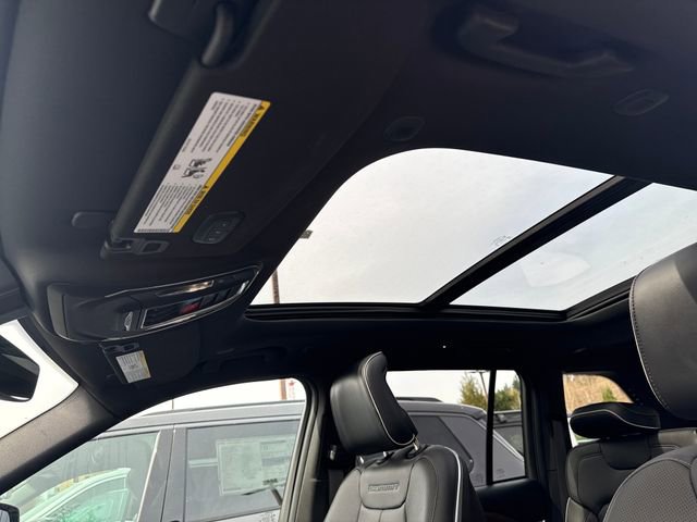 New 2025 Jeep Grand Cherokee Summit w/ Obsidian Package AWD/4WD image 27