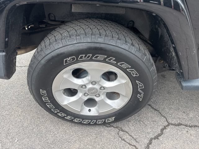 Used 2013 Jeep Wrangler Sahara w/ Connectivity Group AWD/4WD image 9