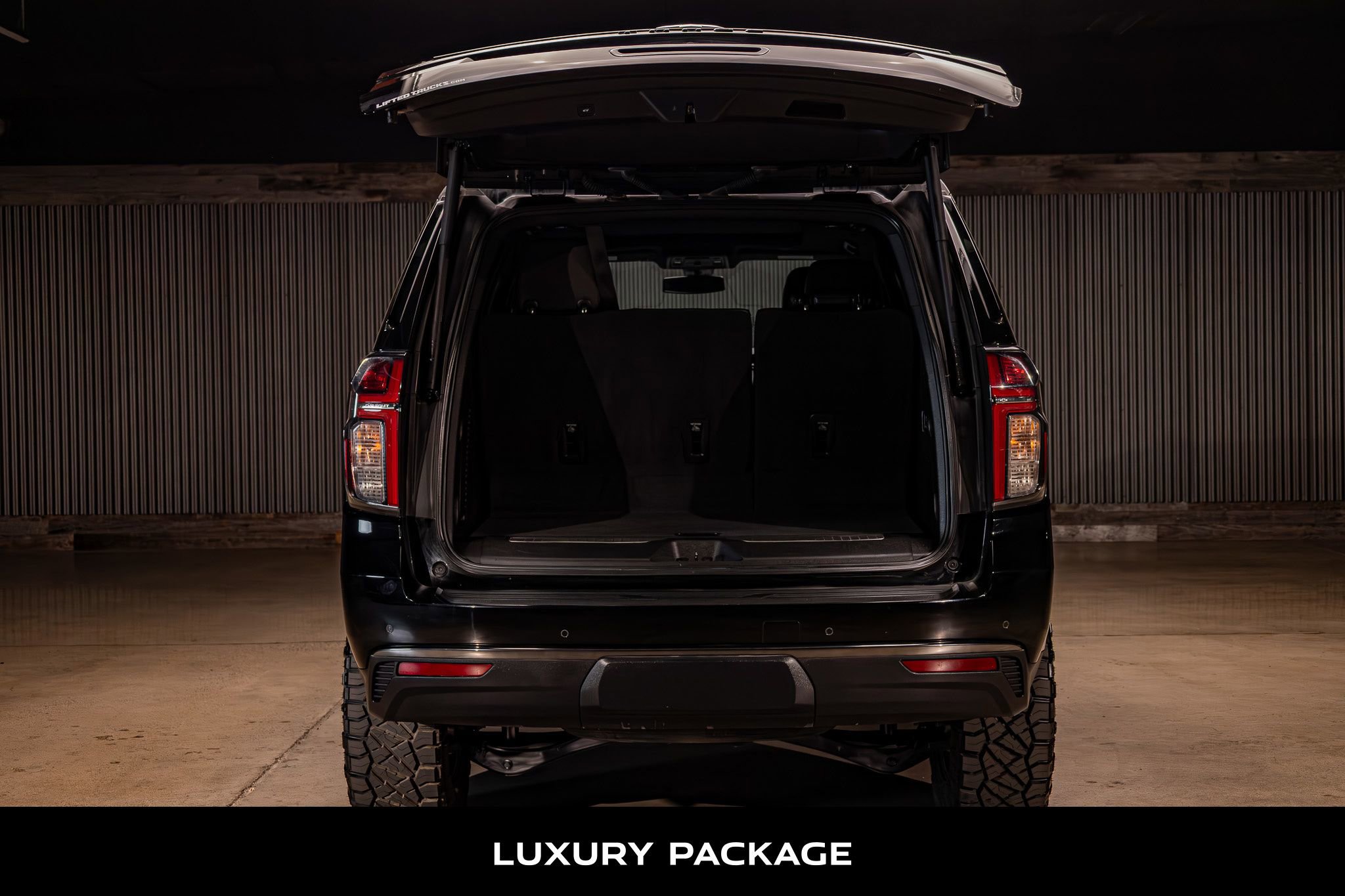 Used 2022 Chevrolet Tahoe Z71 w/ Luxury Package image 8