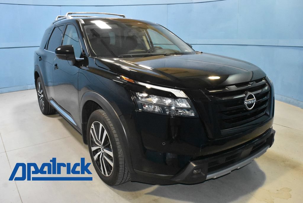Certified 2025 Nissan Pathfinder Platinum w/ Black Appearance Package