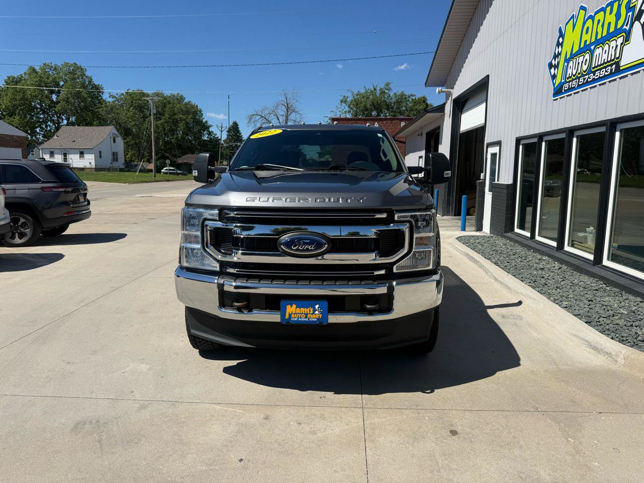Used 2022 Ford F250 XLT AWD/4WD image 2