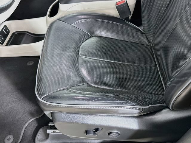 Used 2019 Chrysler Pacifica Limited w/ Advanced Safetytec Group FWD image 21