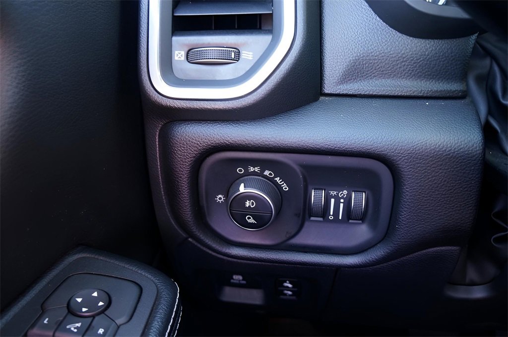 Used 2025 RAM 1500 Laramie image 22