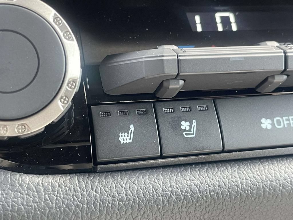 New 2026 Toyota Tundra Limited AWD/4WD image 22