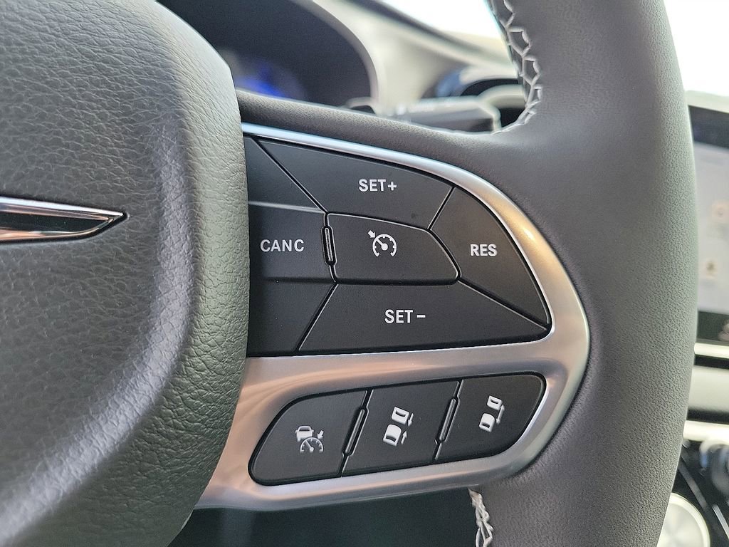 New 2025 Chrysler Voyager LX image 5